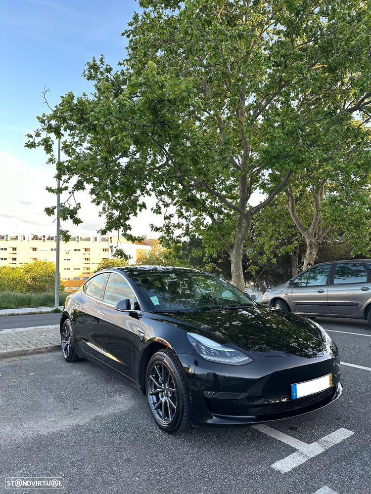 Tesla Model 3 - 4