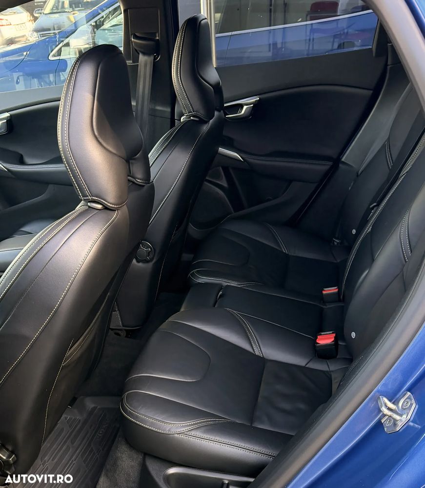 Volvo V40 D3 Geartronic RDesign - 8