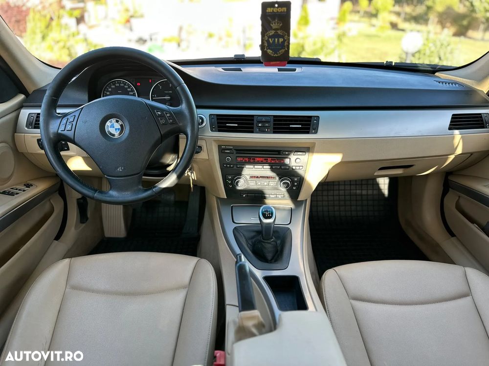 BMW Seria 3 318d - 25