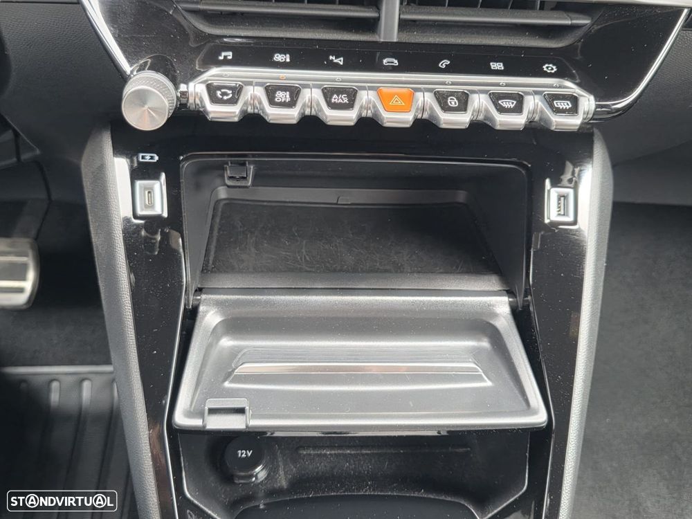 Peugeot 208 1.2 PureTech GT EAT8 - 24