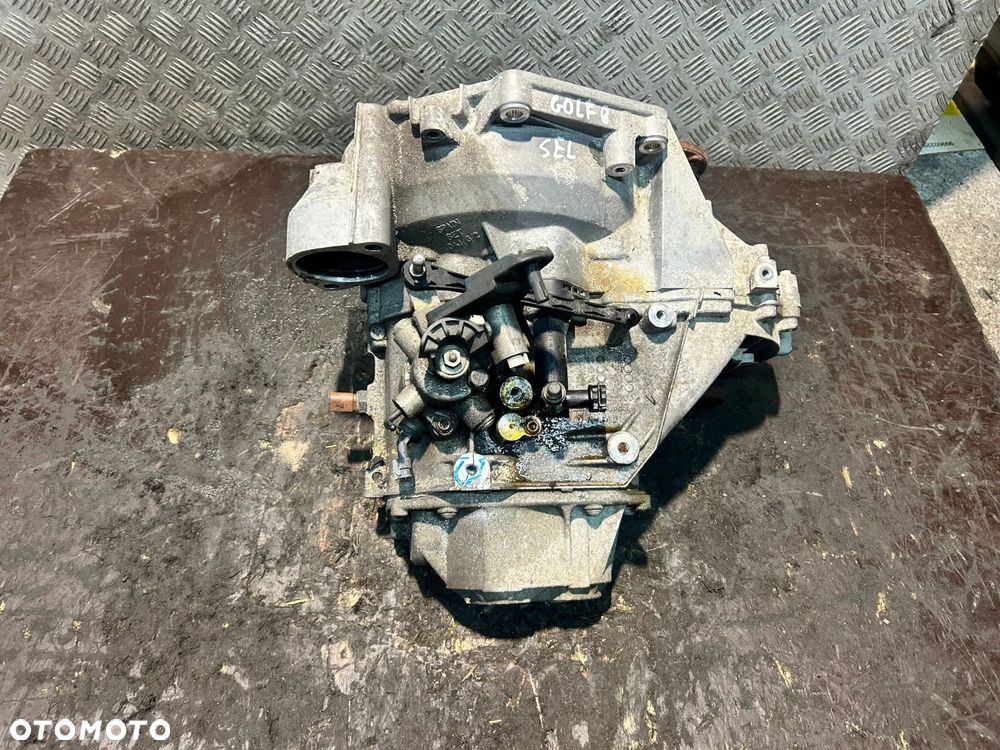 VW Golf VIII skrzynia biegów SEL - 2