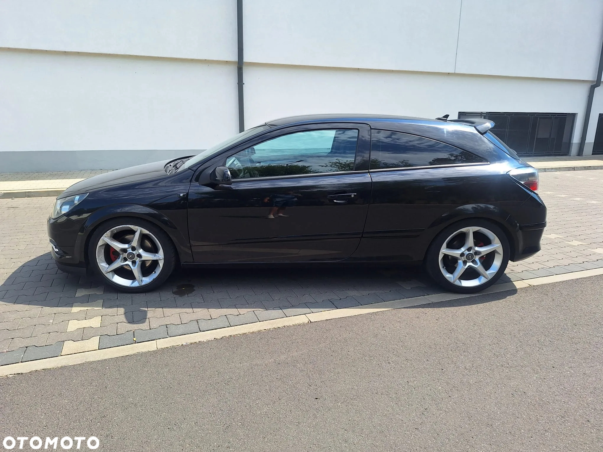 Opel Astra GTC 2.0 Turbo Sport - 11
