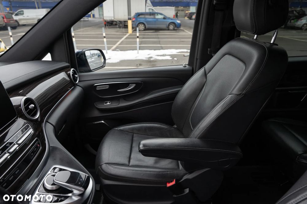 Mercedes-Benz Klasa V - 11