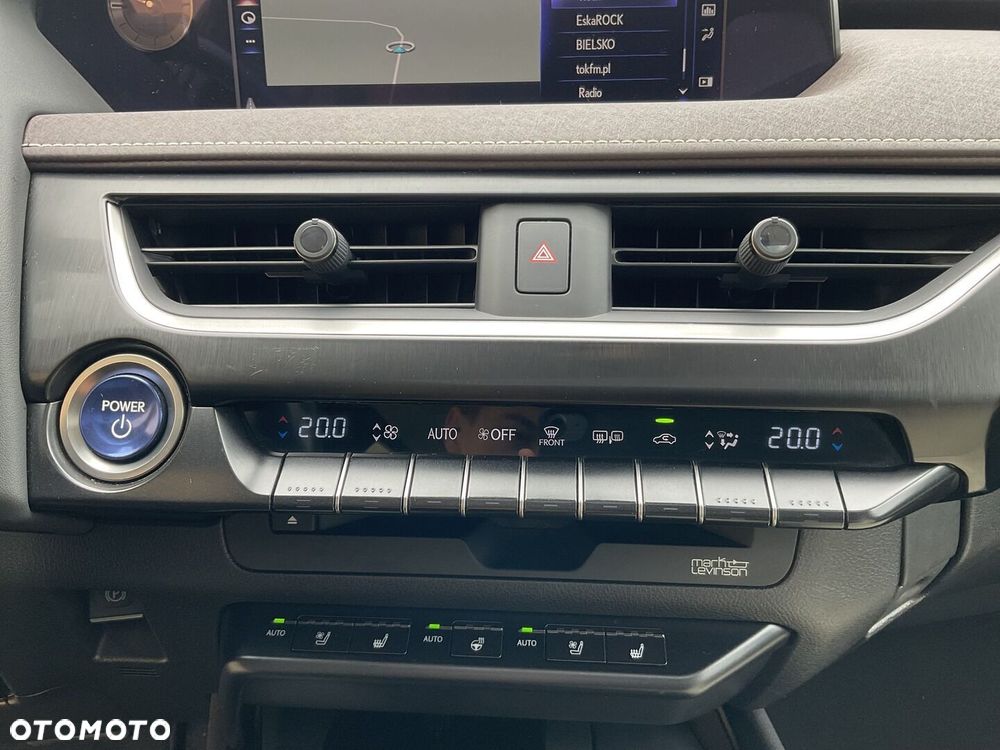 Lexus UX - 28
