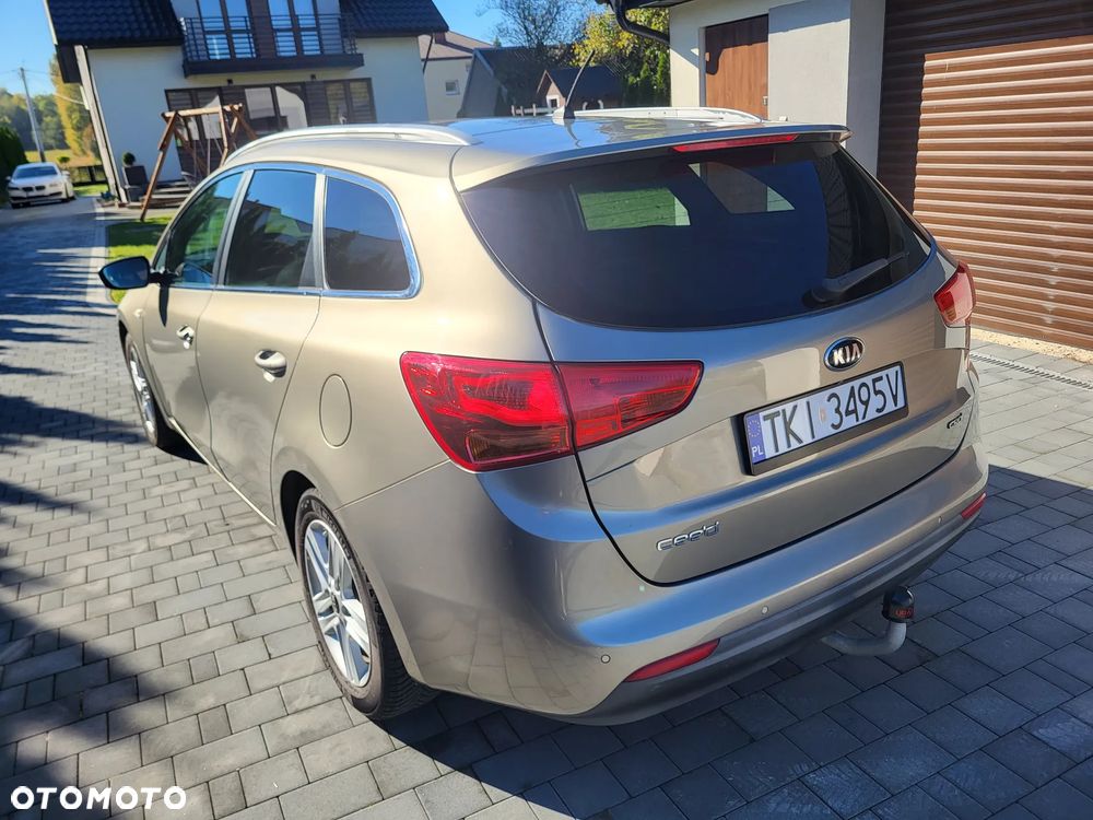 Kia Ceed - 12