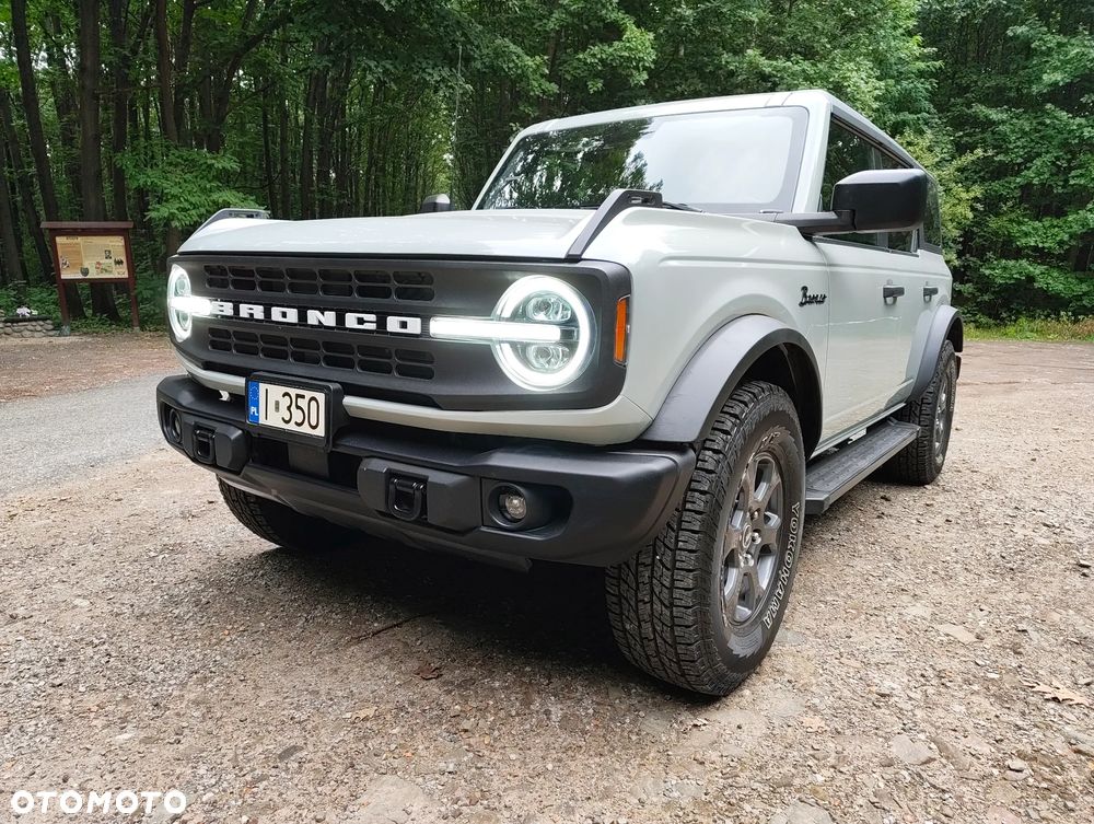 Ford Bronco - 16
