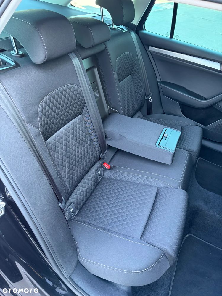 Skoda Superb 2.0 TDI 4x4 Style DSG - 26
