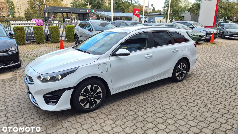 Kia Ceed 1.6 GDI PHEV L DCT - 11