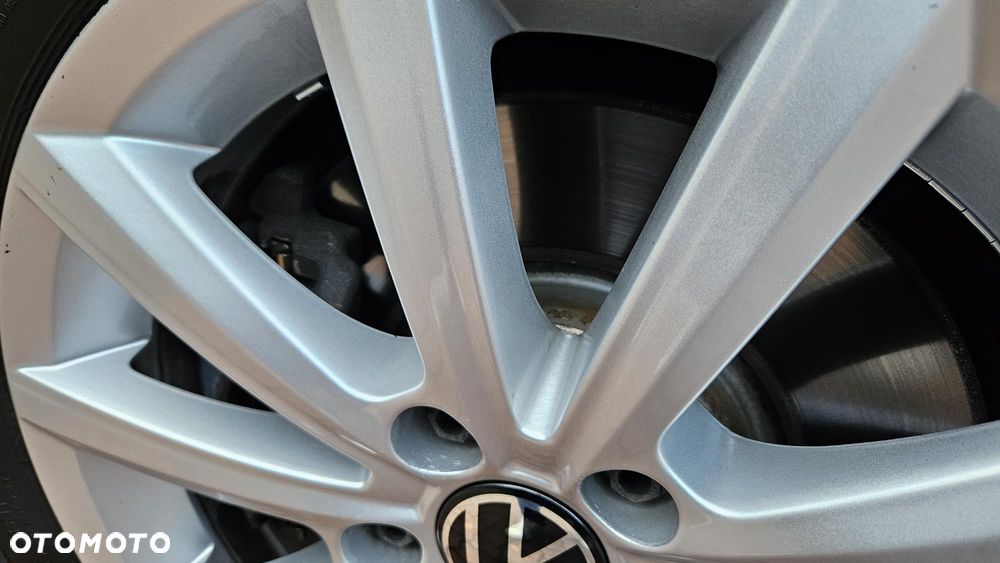 Volkswagen Passat 2.0 TDI EVO Essence - 25