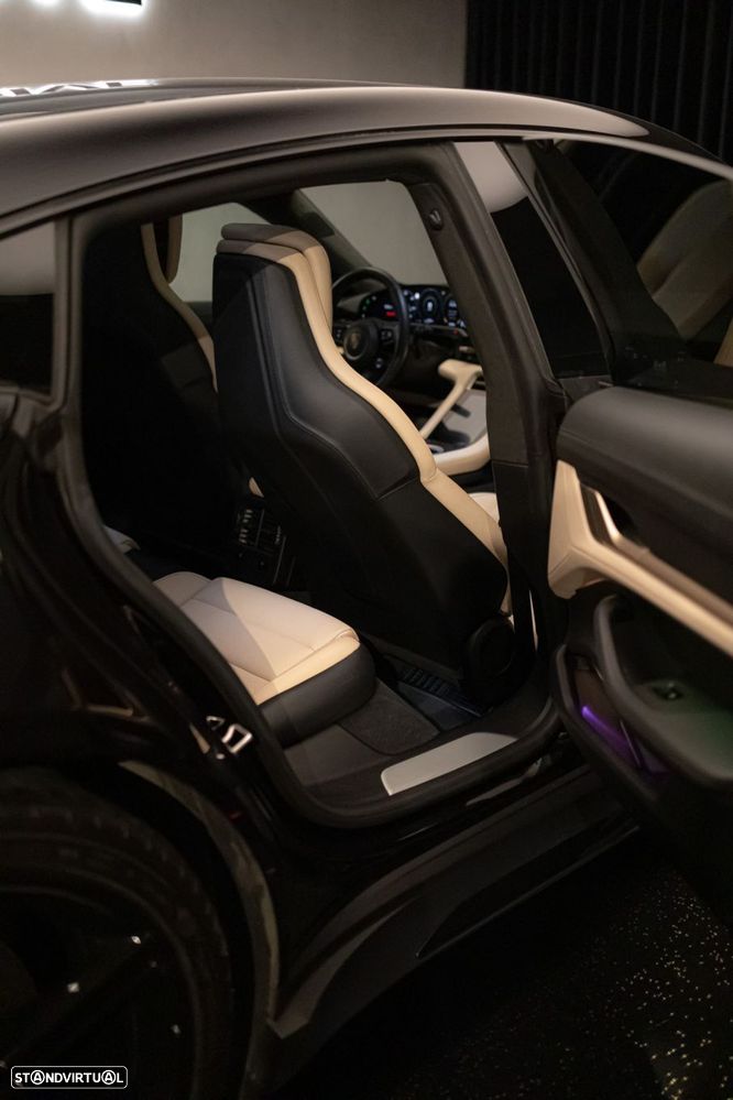 Porsche Taycan Turbo - 28