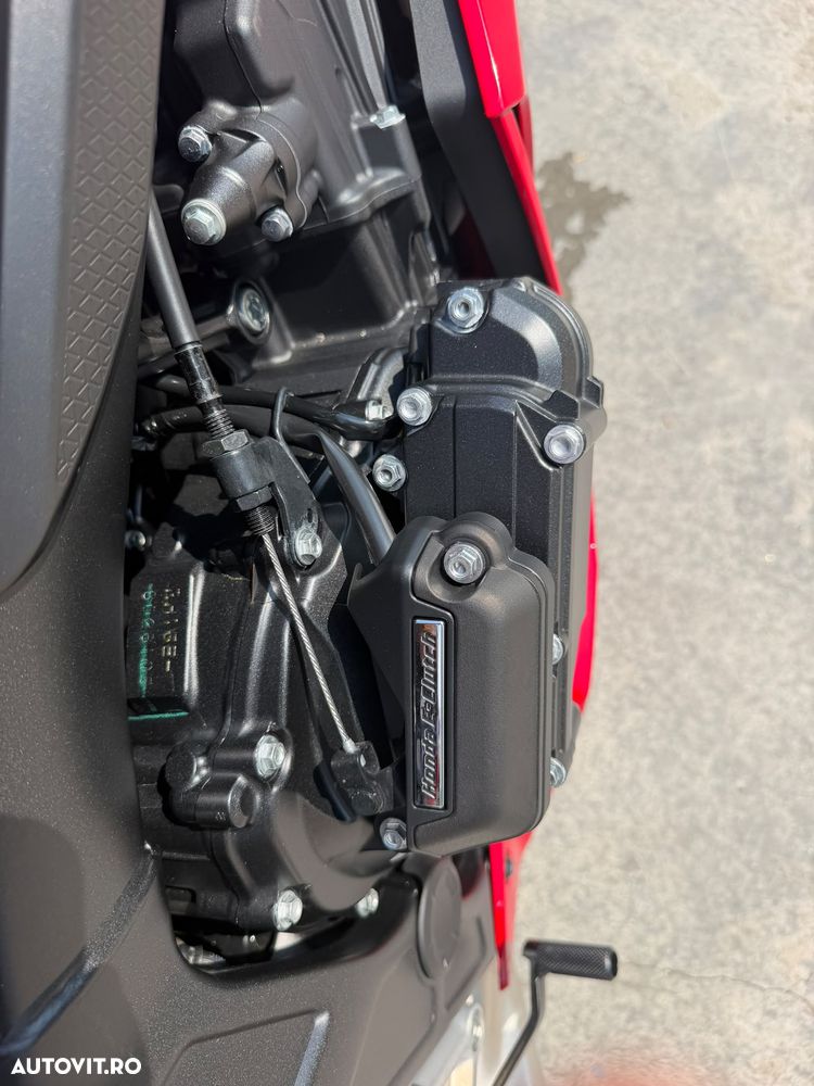 Honda CBR 650R - 15
