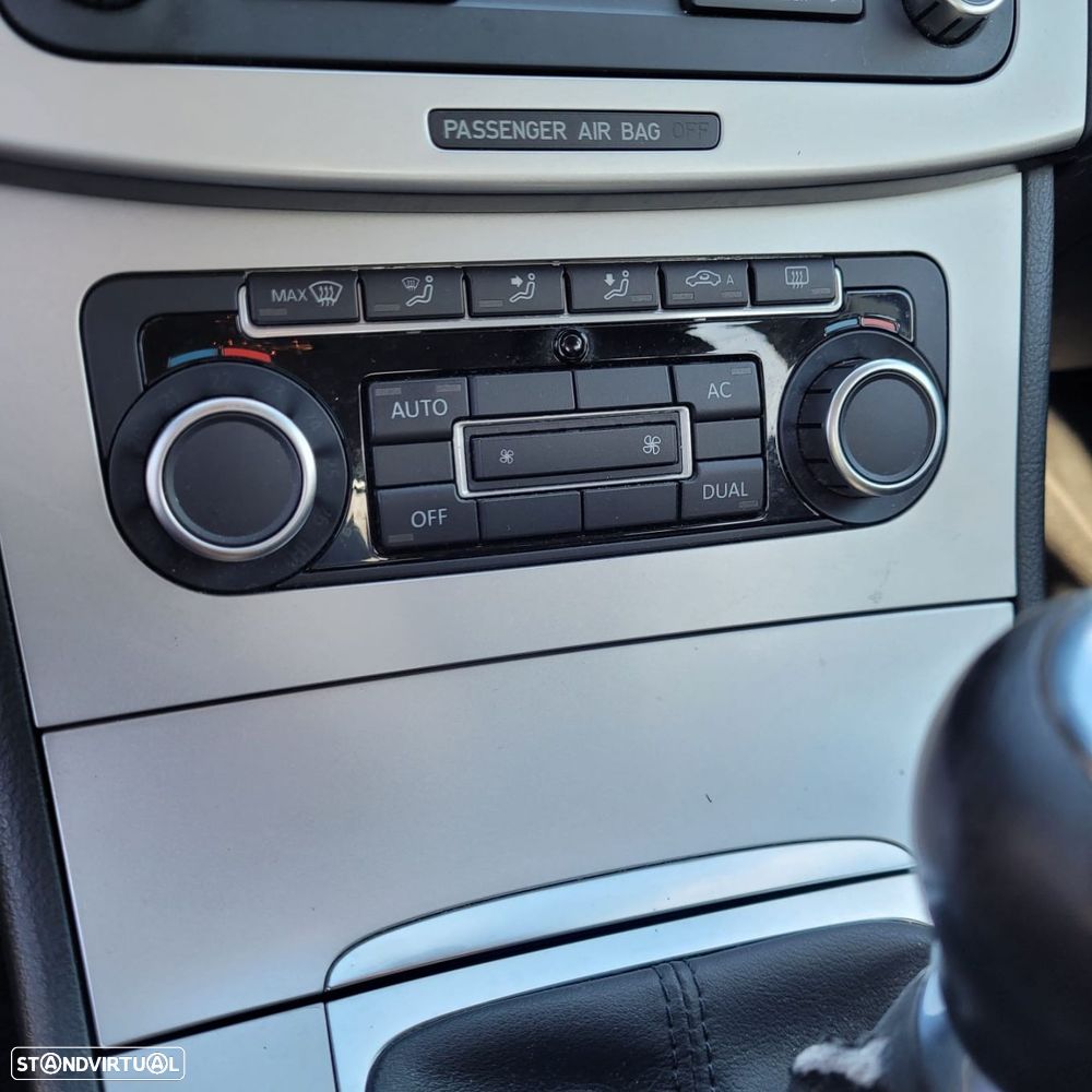 VW Passat 2.0 TDI Confortline - 14