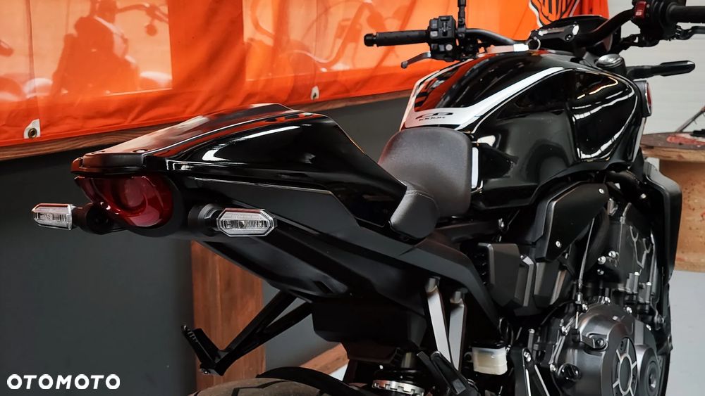 Honda CB - 11