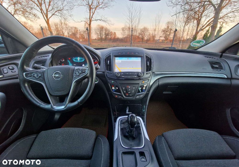 Opel Insignia - 25