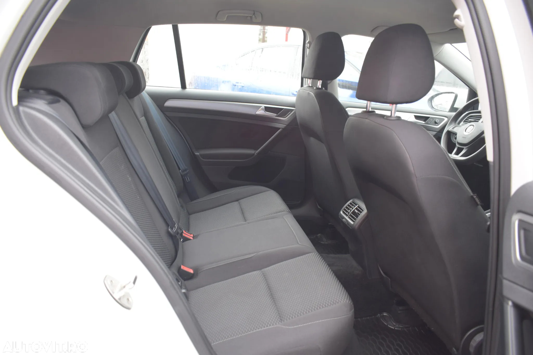 Volkswagen Golf 1.6 TDI Comfortline - 8