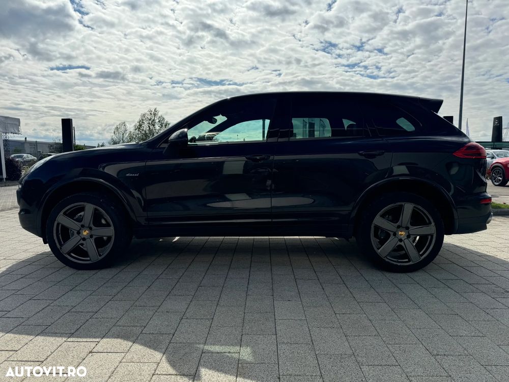 Porsche Cayenne 3.0 L - 4