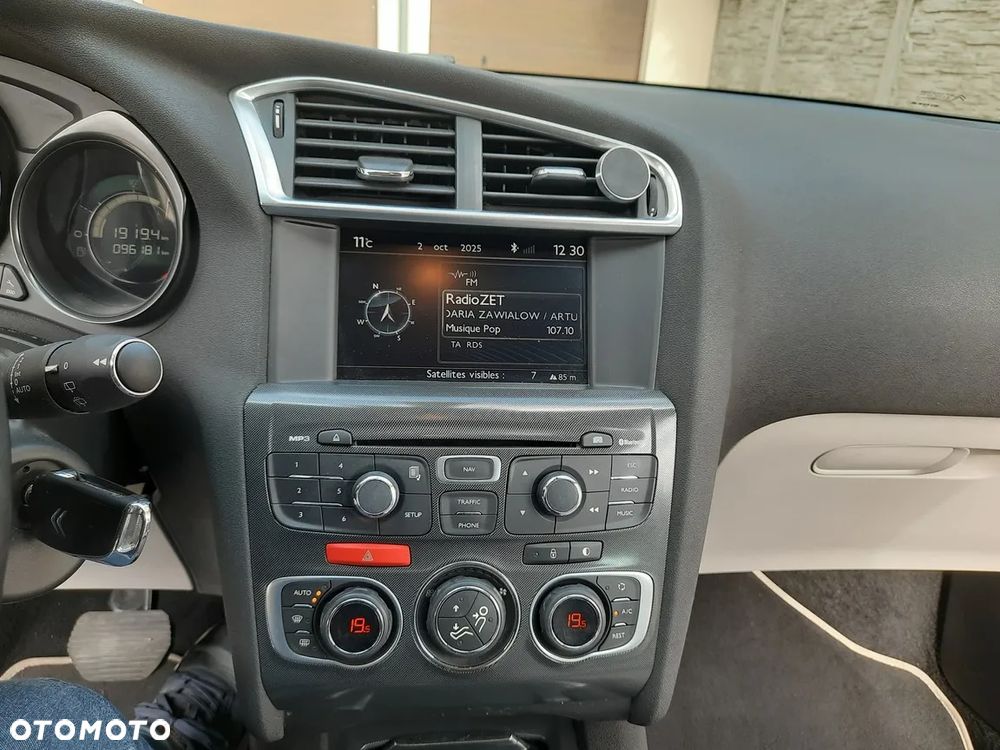 Citroën C4 1.6 e-HDi Exclusive MCP - 19