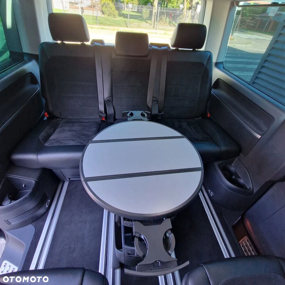 Volkswagen Multivan - 27