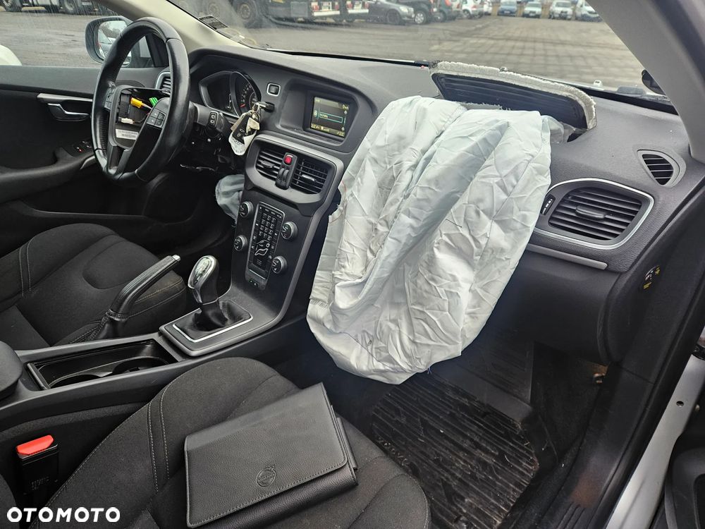 Volvo V40 T3 - 12