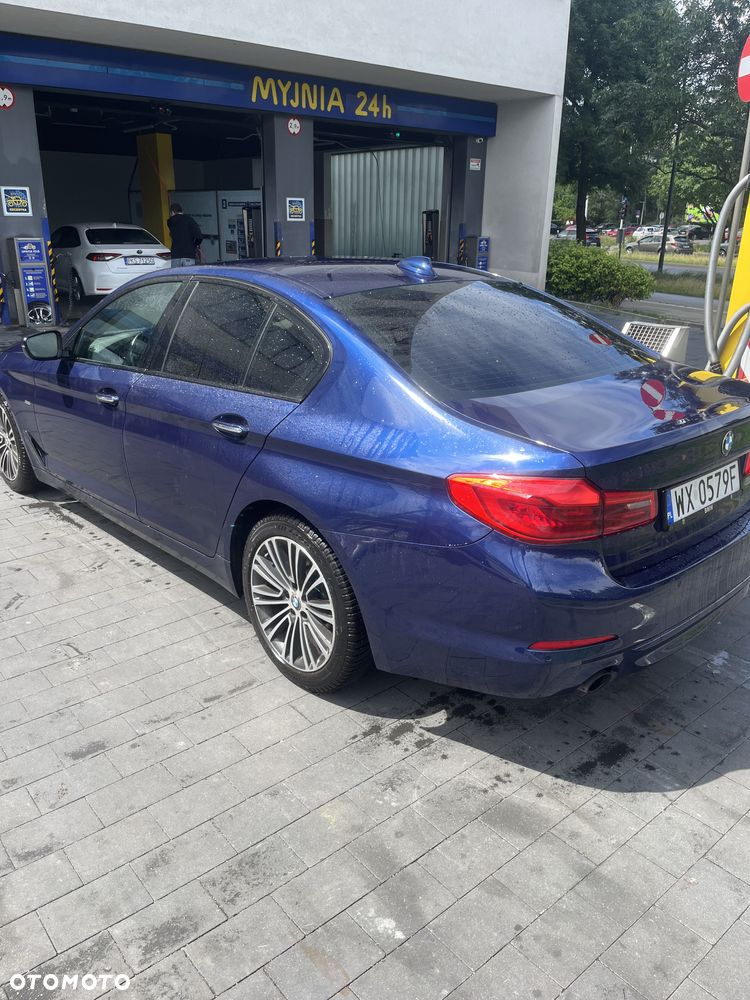BMW Seria 5 520d Sport Line - 4