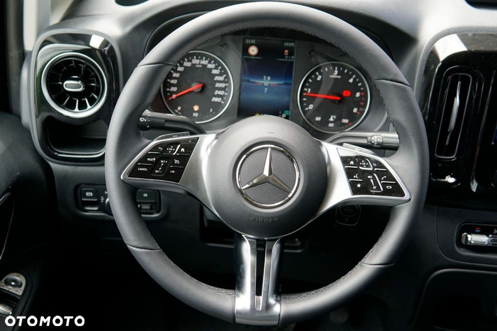 Mercedes-Benz VITO - 10