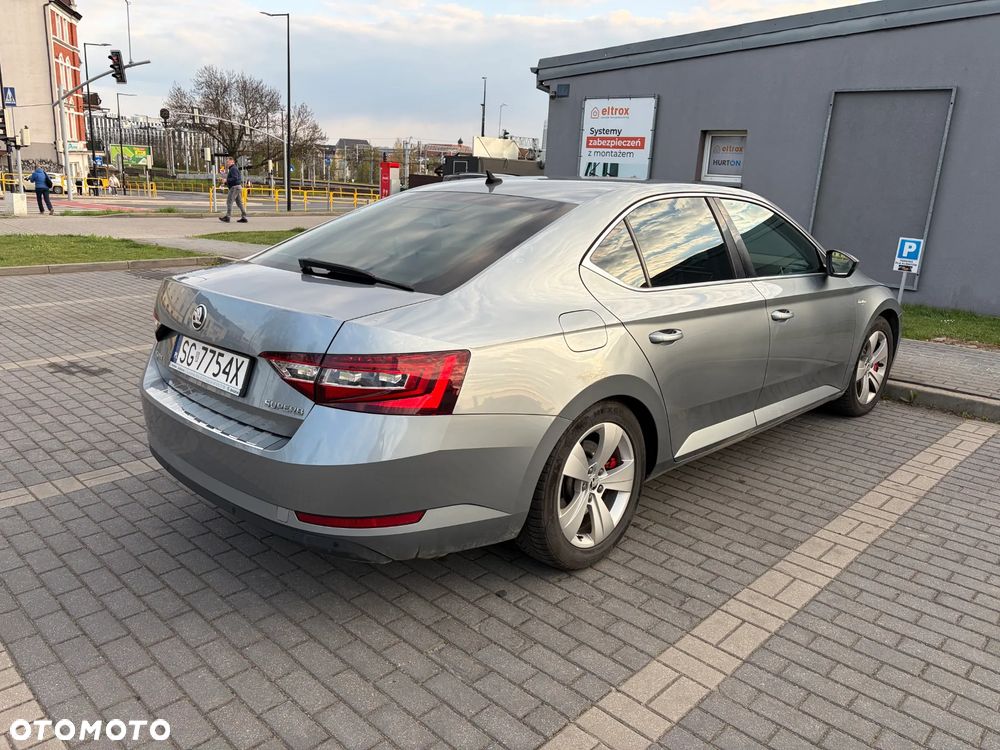 Skoda Superb 2.0 TSI L&K DSG - 3
