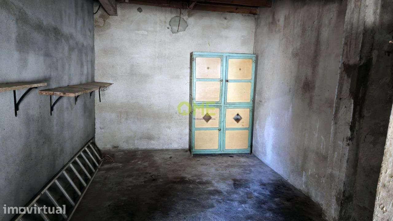 Moradia para remodelar no centro da vila - Grande imagem: 3/22