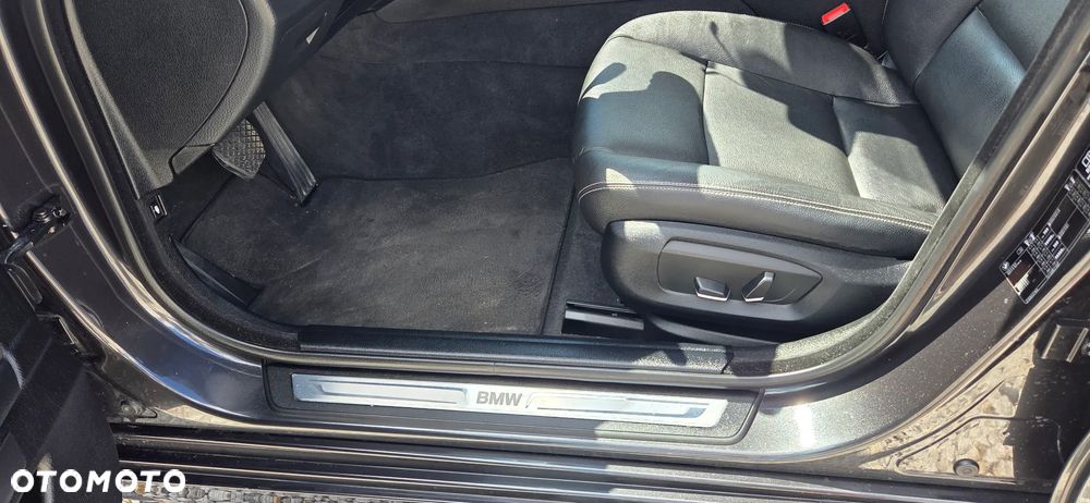 BMW Seria 5 520d xDrive Luxury Line - 23