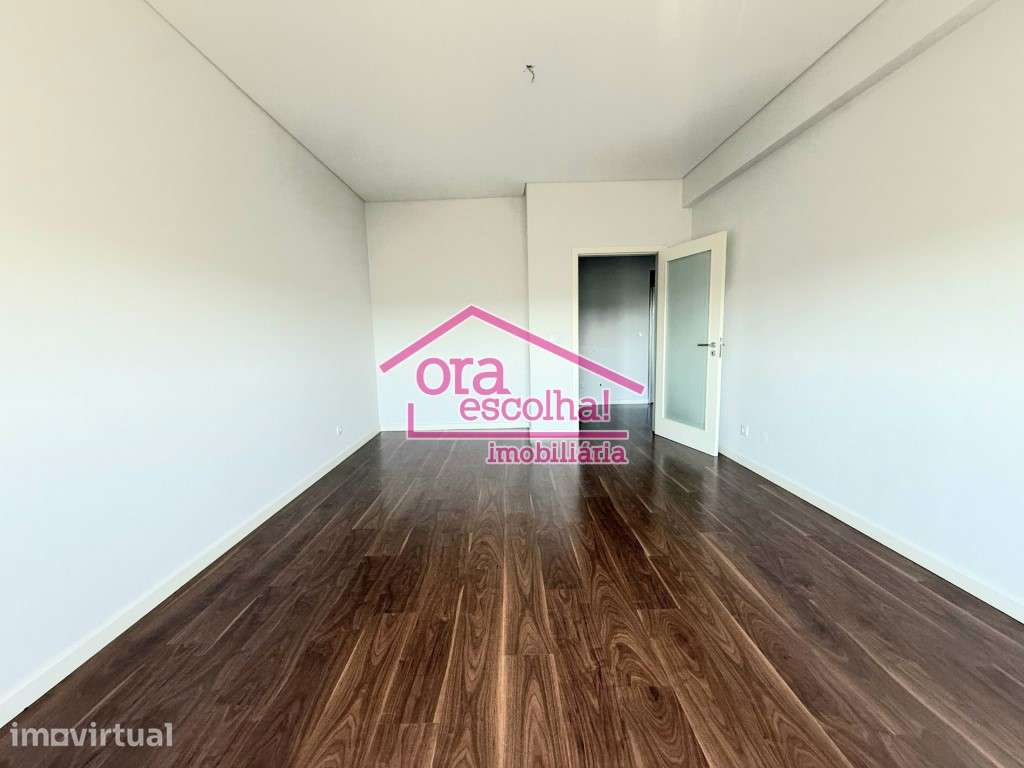 Apartamento T2 RECENTE com acabamentos modernos, 87 m2 de área brut... - Grande imagem: 5/14