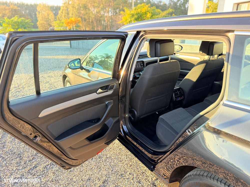 VW Passat Variant 2.0 TDi Business DSG - 36