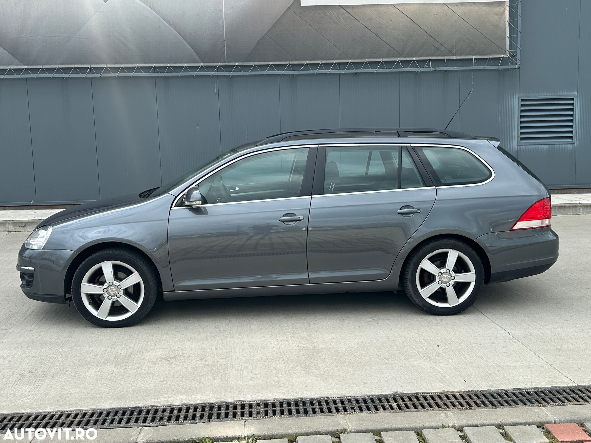 Volkswagen Golf 1.9 TDI DPF DSG Comfortline - 7