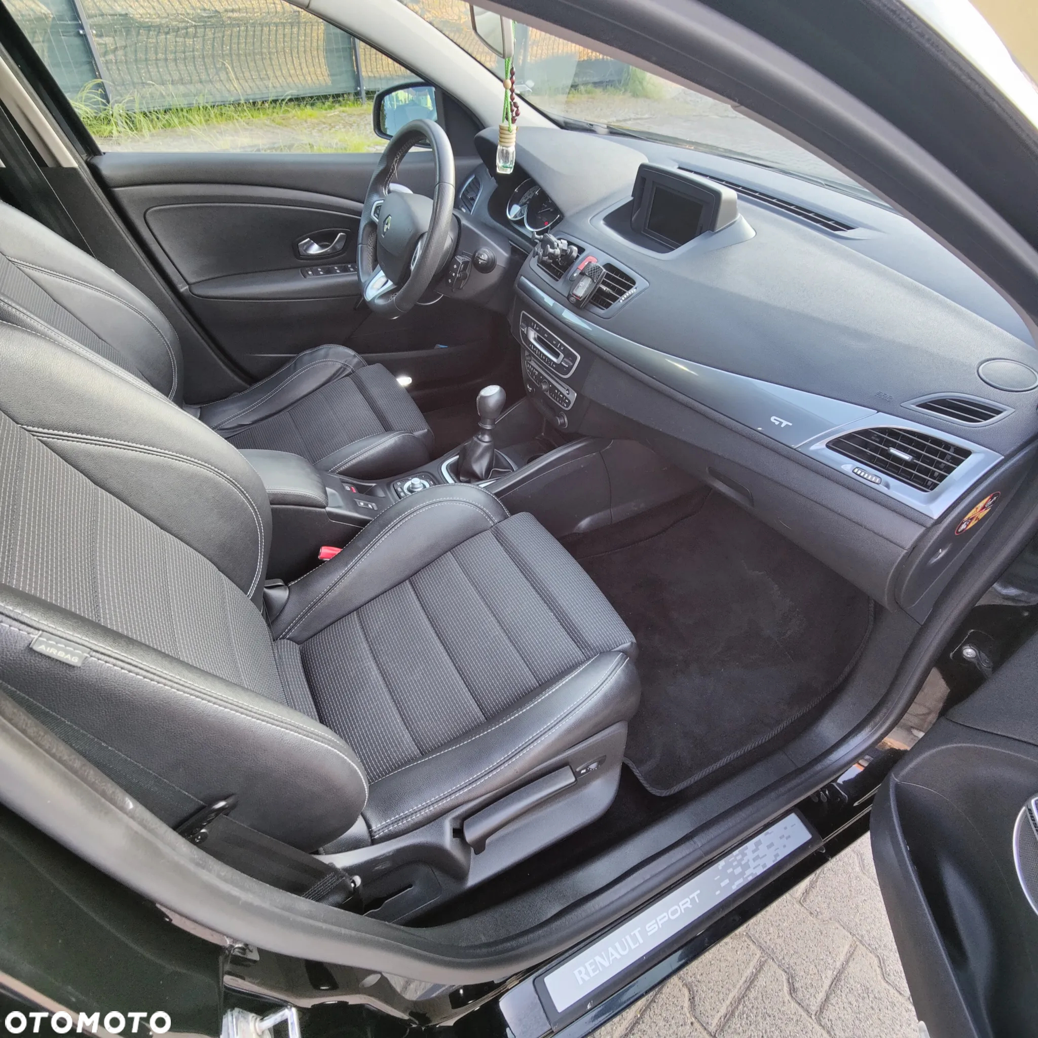 Renault Megane Grandtour TCe 180 GT - 27