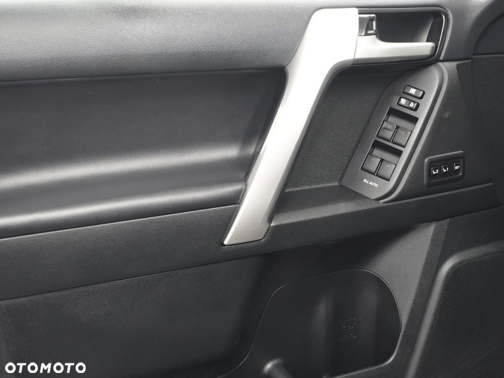 Toyota Land Cruiser 2.8 D-4D Automatik Executive - 14
