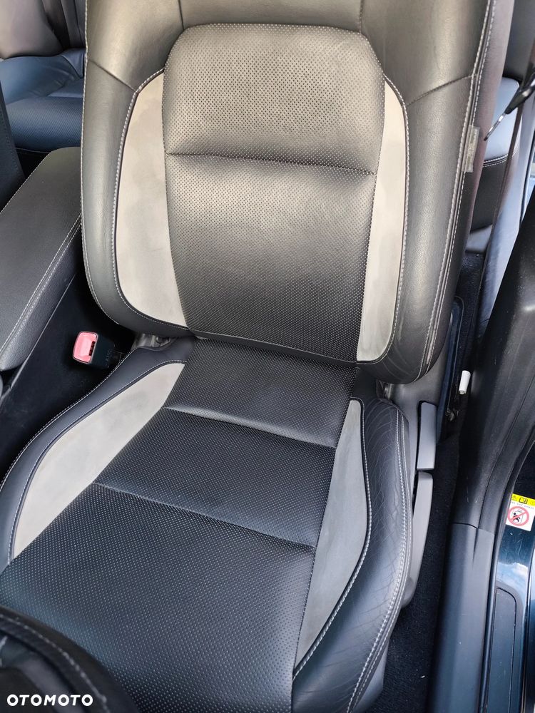 Toyota Avensis 1.8 Premium MS - 35