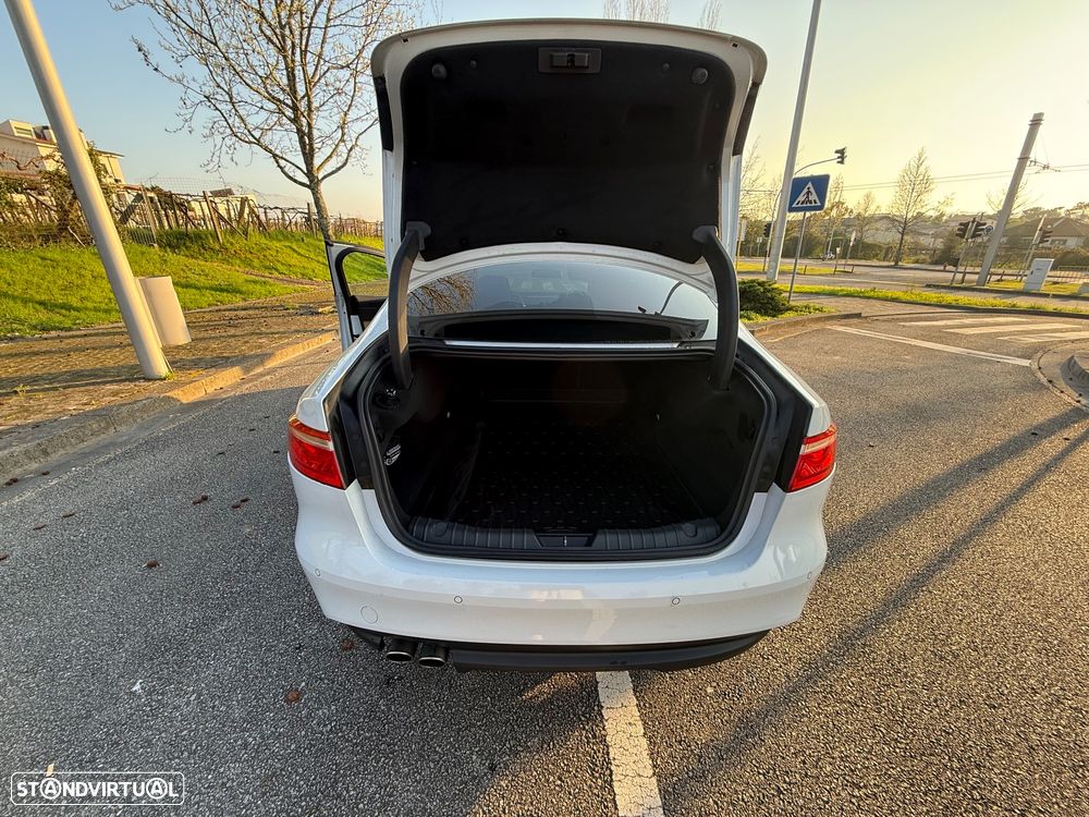 Jaguar XF 20d Aut. R-Sport - 14