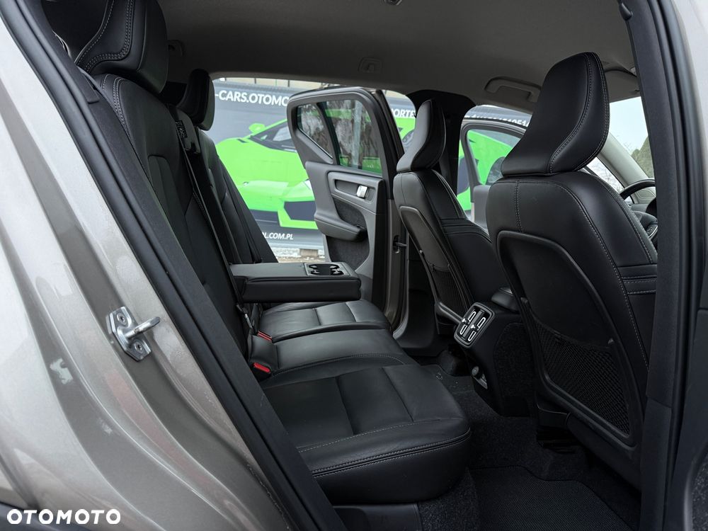 Volvo XC 40 D3 Momentum Pro - 29