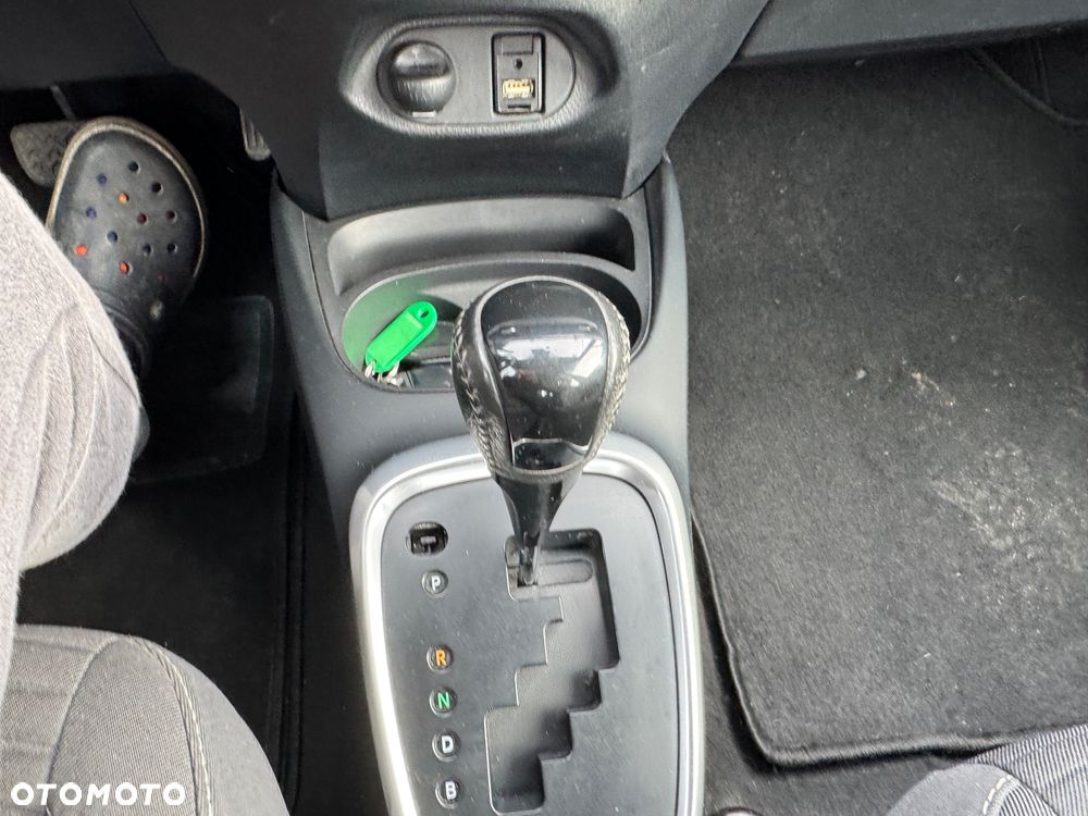 Toyota Yaris 1.5 VVT-i Comfort mit Design Paket - 16