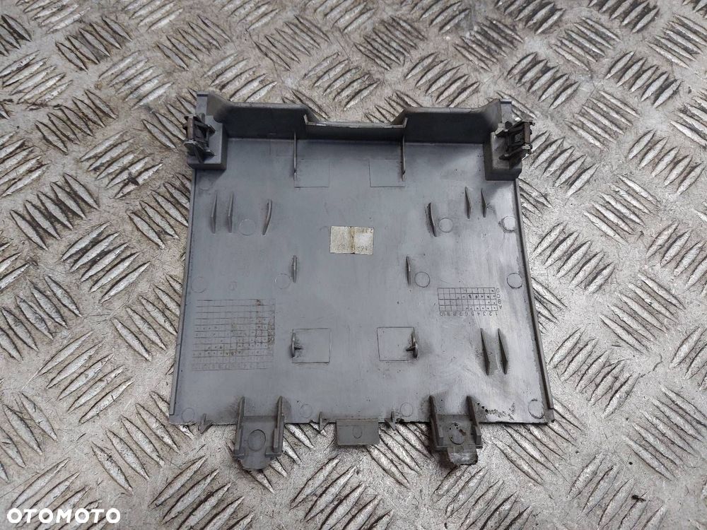 SKRZYNKA BEZPIECZNIKÓW PRZEKAŹNIKÓW TRANSPORTER T5 VW T5 7H1857151B - 2