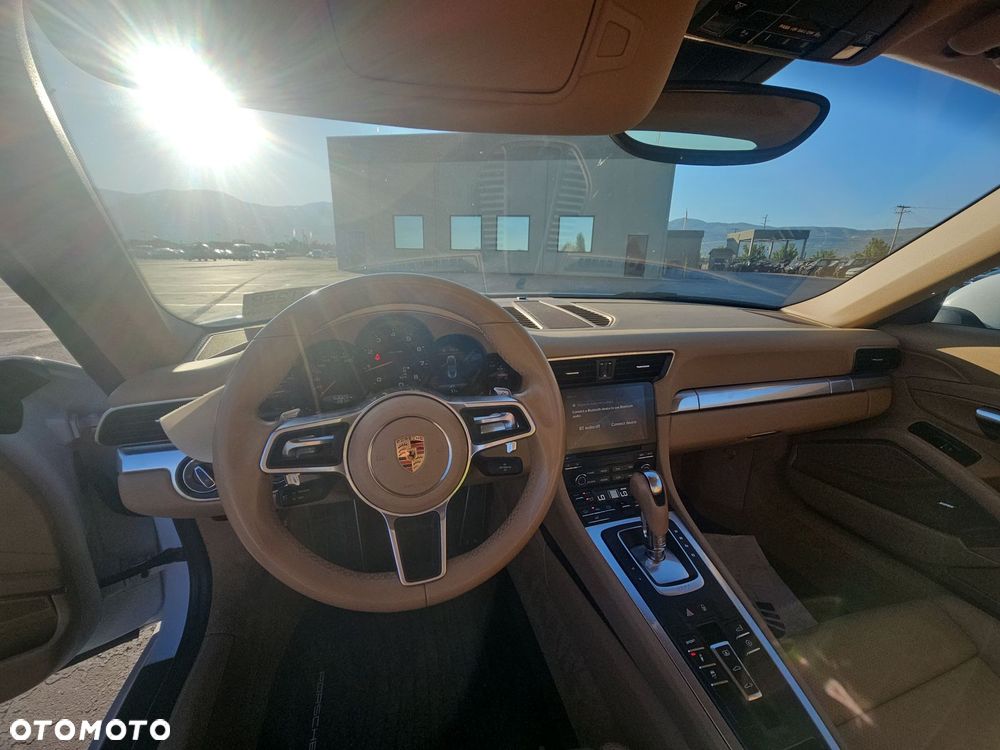 Porsche 911 Carrera PDK - 9