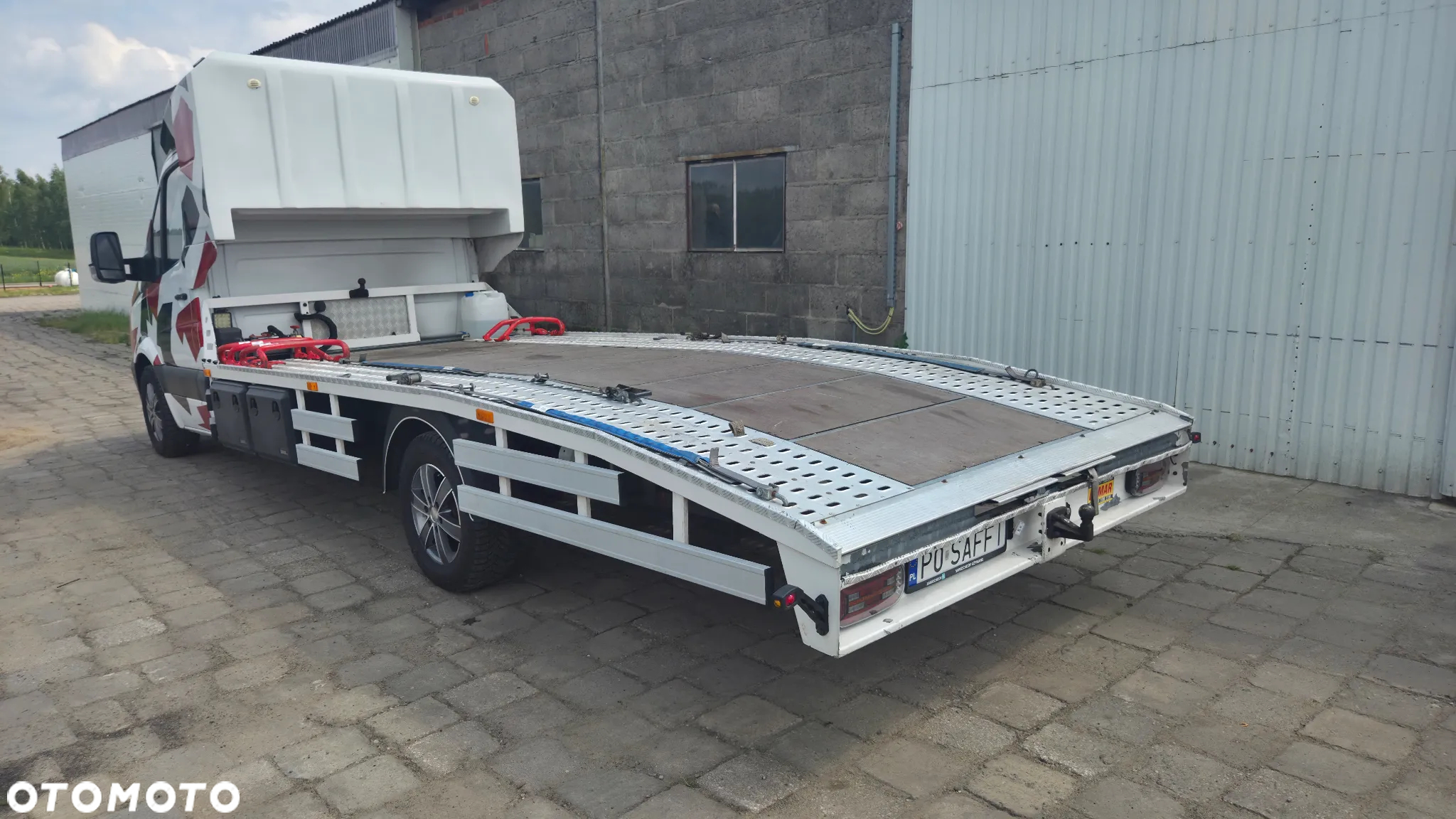 Mercedes-Benz Sprinter - 2