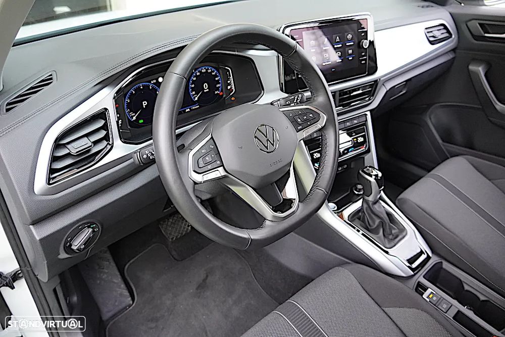 VW T-Roc 1.5 TSI Urban DSG - 25