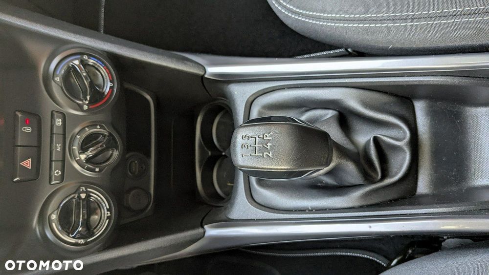 Peugeot 2008 - 32
