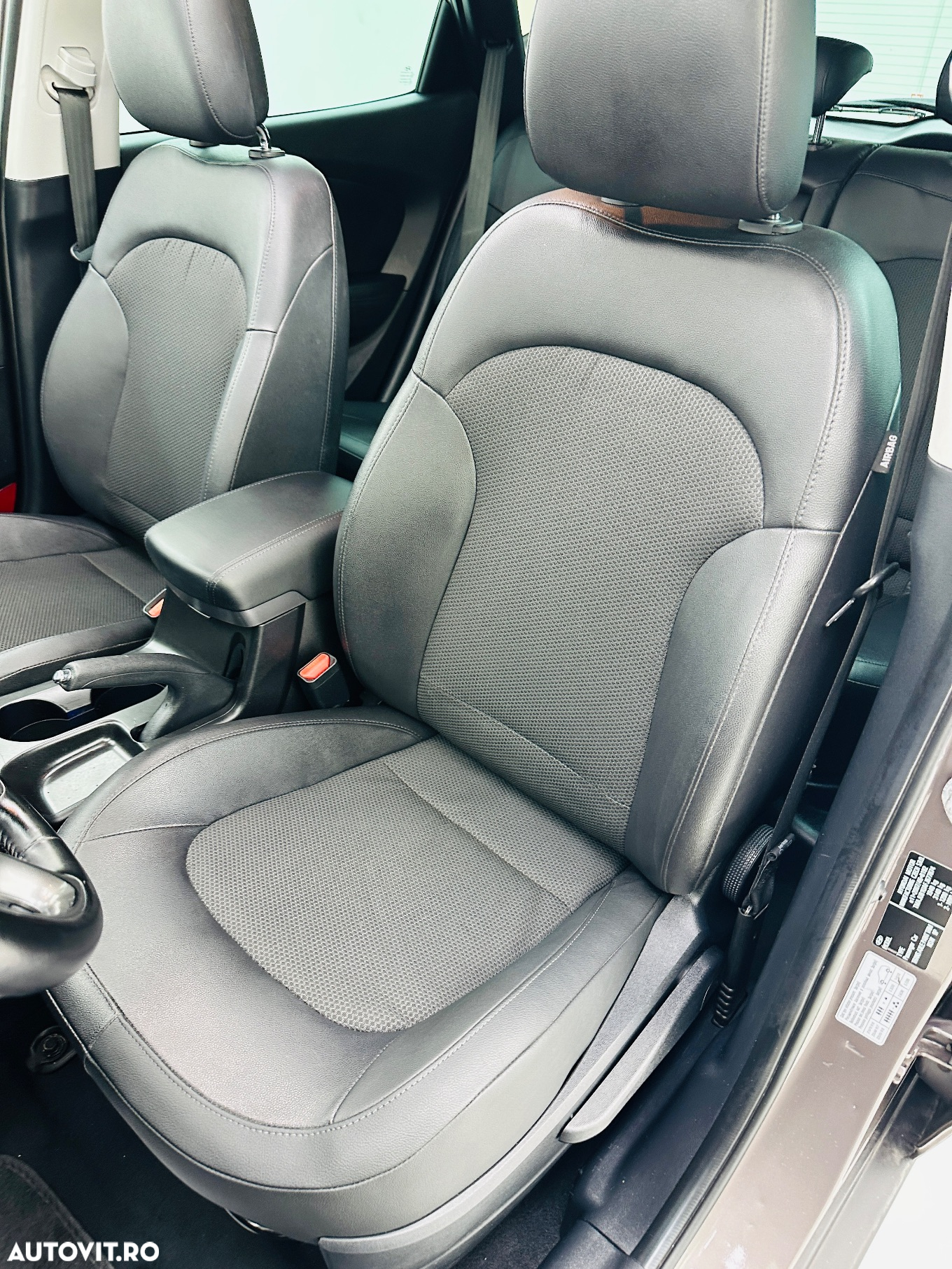 Hyundai ix35 1.7 CRDI 2WD Fifa World Cup Edition - 10