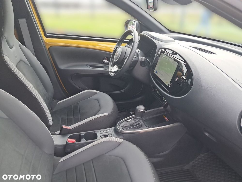 Toyota Aygo X Hybrid 1.5 Style e-CVT - 12