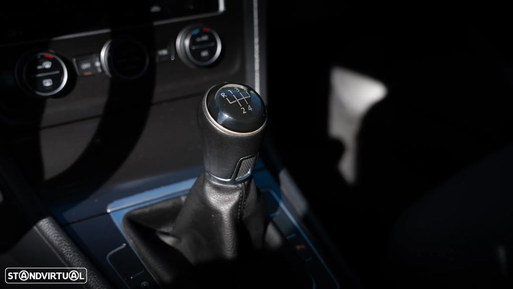 VW Golf Variant 1.6 TDi Confortline - 29