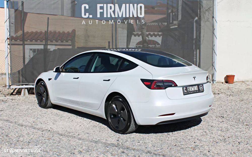 Tesla Model 3 - 9