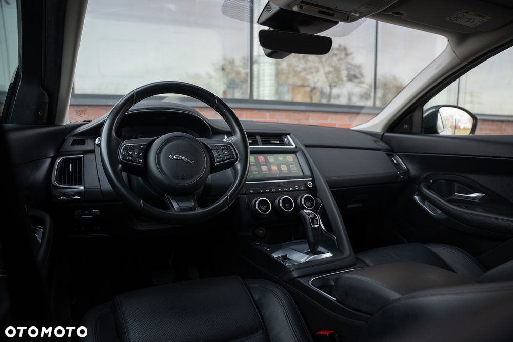 Jaguar E-Pace P200 AWD - 27