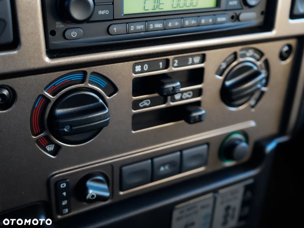 Land Rover Defender 2.4 TD4 HCPU S - 20