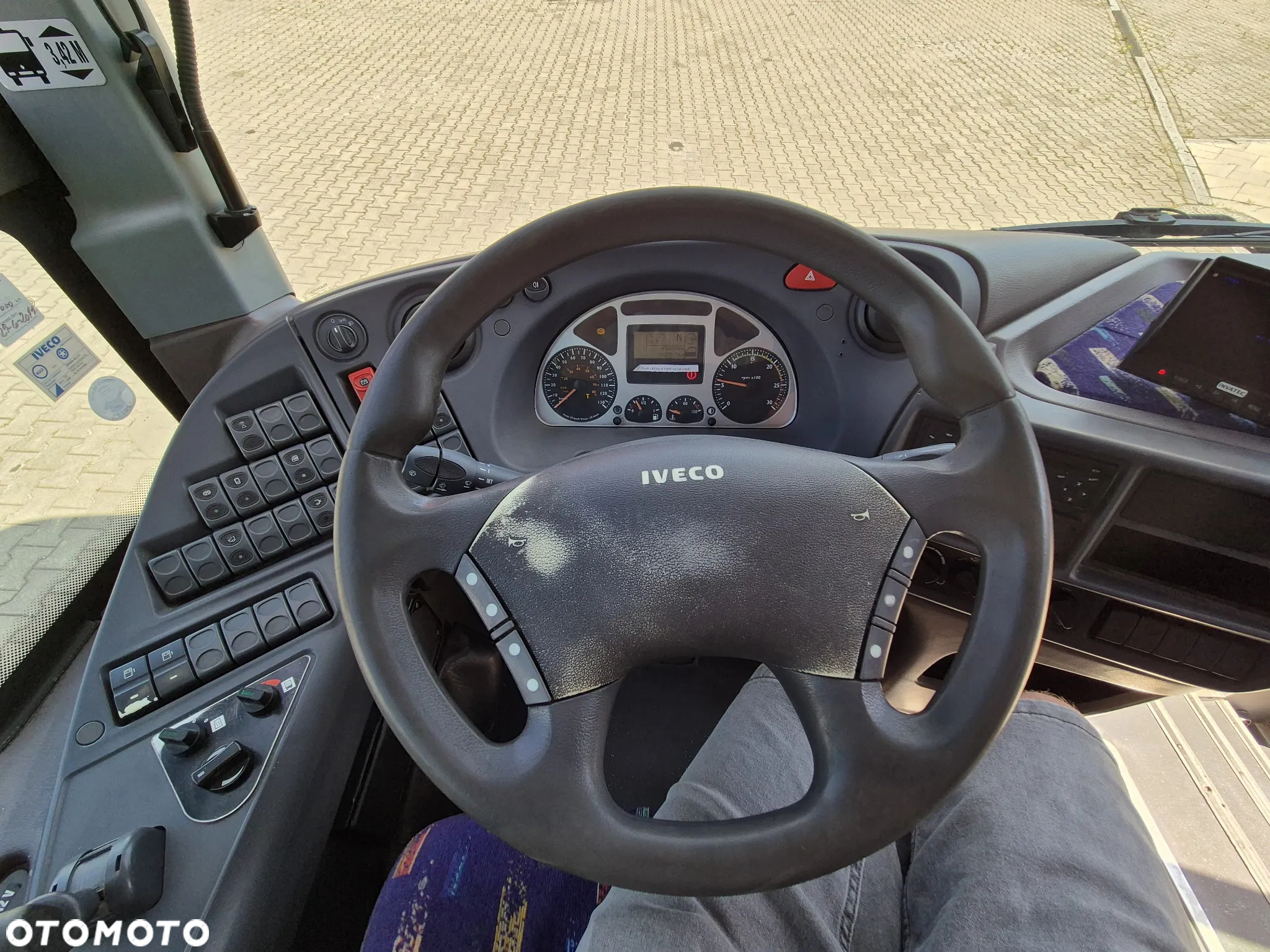 Irisbus KAMPER / AUTOBUS / NOWA ZABUDOWA / SOLAR NA DACHU / ŁAZIENKA / KUCHENKA / STAN IDEALNY / 2 PRZETWORNICE - 15