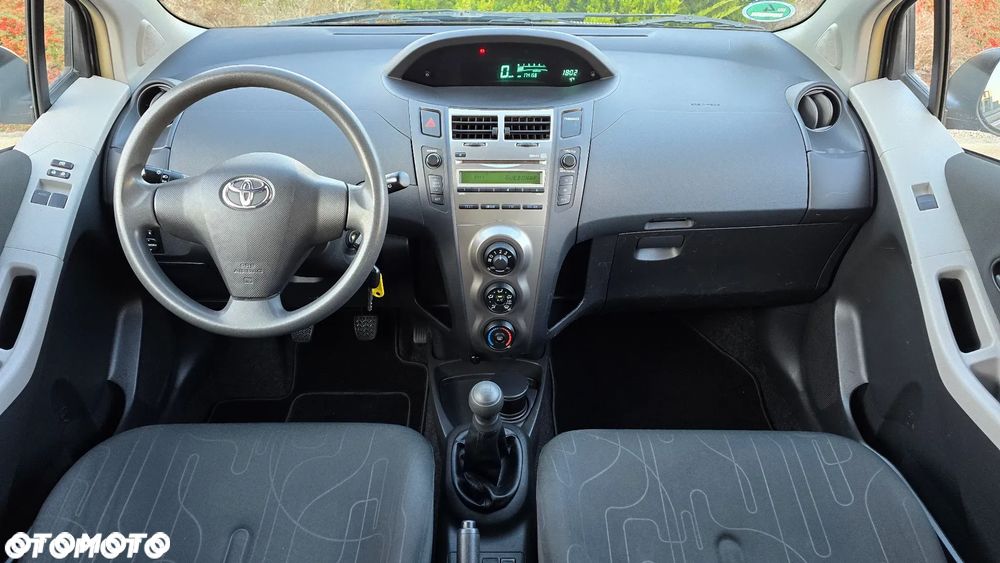 Toyota Yaris - 13